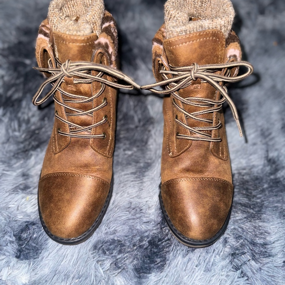 Cliffs by WHITE MOUNTAIN Tan Lace-Up Boots